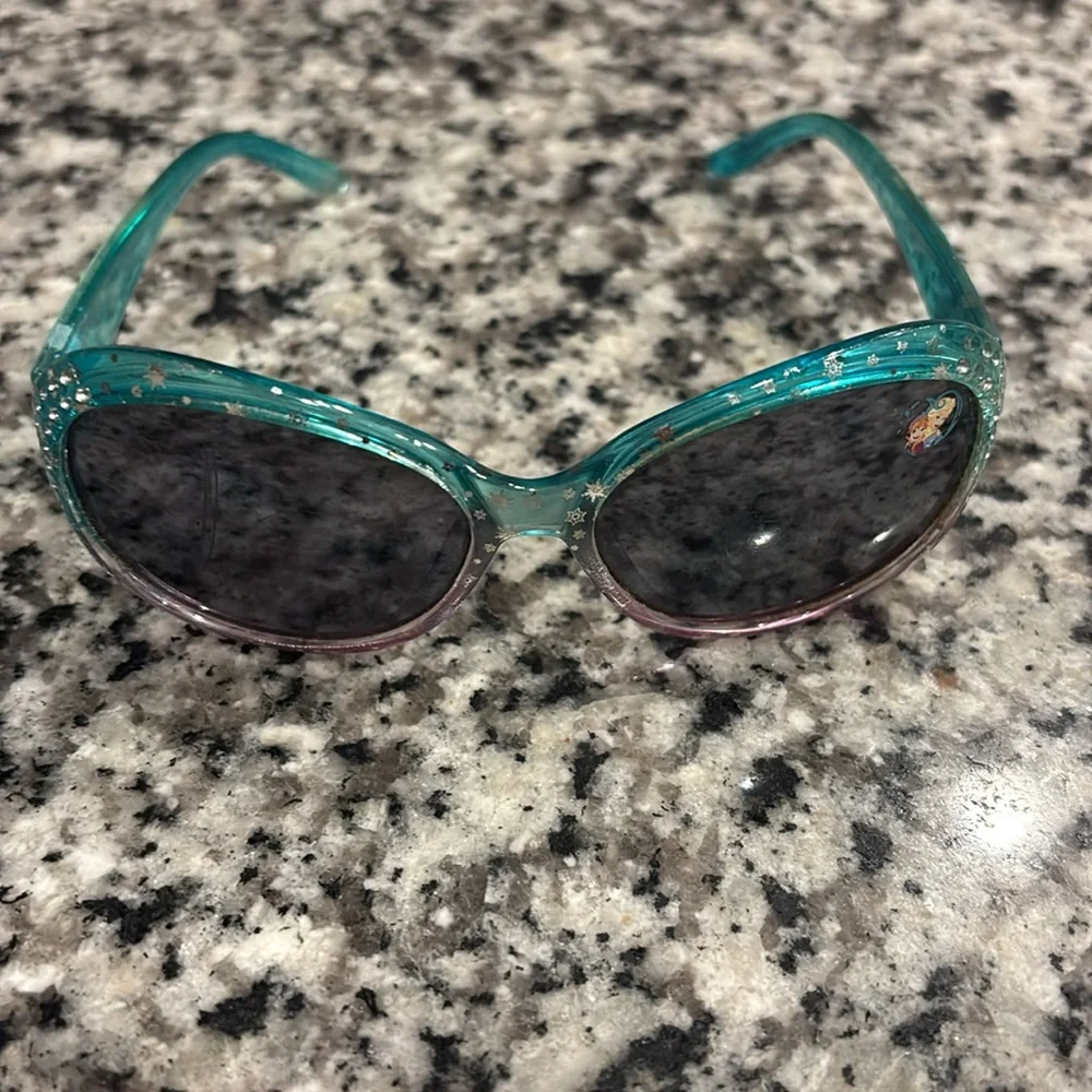 Frozen Sunglasses GUC